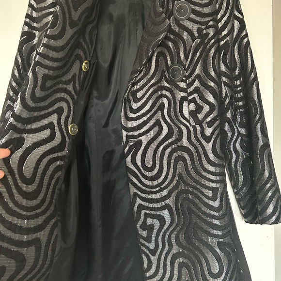 Coat - Picture 3 of 13